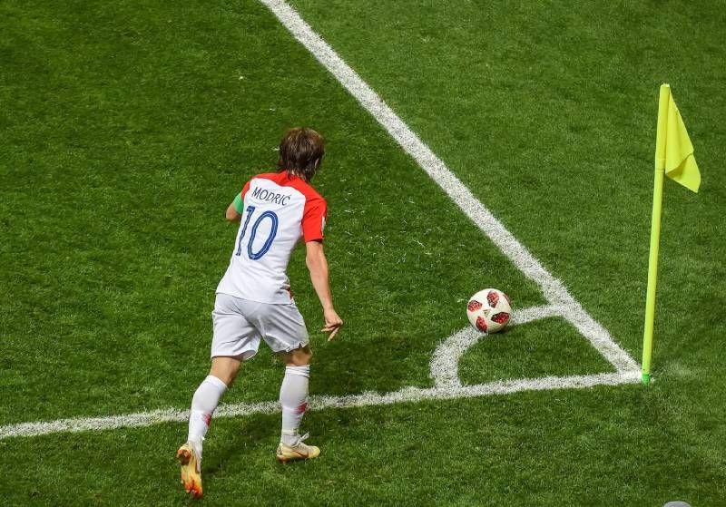 'Lừa đảo' bóng đá là gì? Bí ẩn của những thuật ngữ lạ mà quen 6 Con Trong Bóng Đá Là Gì? Bí Ẩn Thuật Ngữ Tưởng Lạ Nhưng Quen