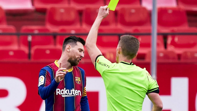 Thẻ vàng trong bóng đá là gì? Lịch sử và những sự thật thú vị