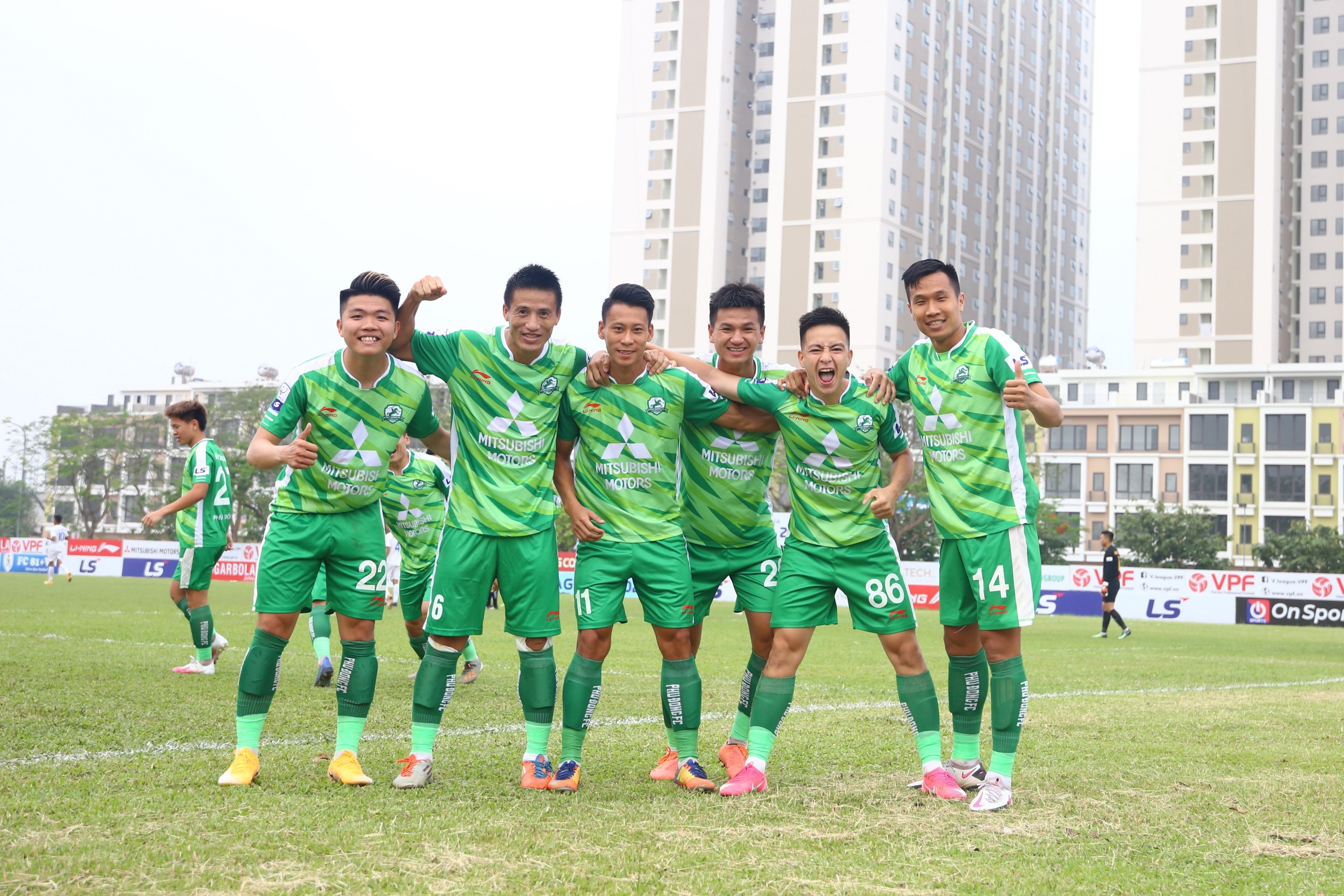 Lạ lùng CLB Phù Đổng