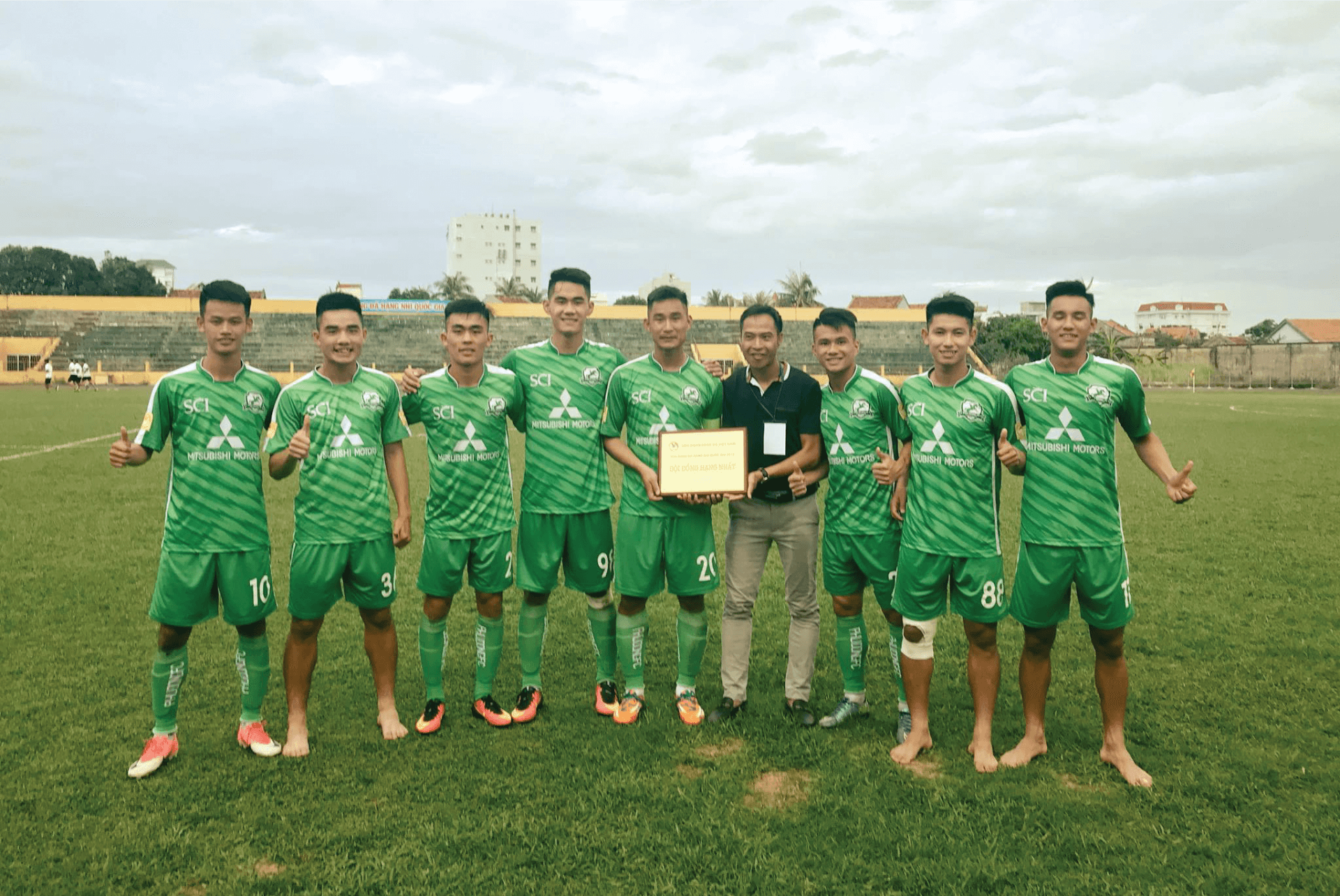 Phù Đổng FC chính thức dành suất thi đấu tại Hạng Nhất Quốc gia 2018 - Mitsubishi Motors Việt Nam