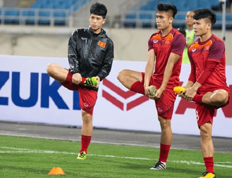 6 bài khởi động cơ bản giúp bạn chơi bóng khỏe hơn, hạn chế chấn thương |  Sport9 Việt Nam