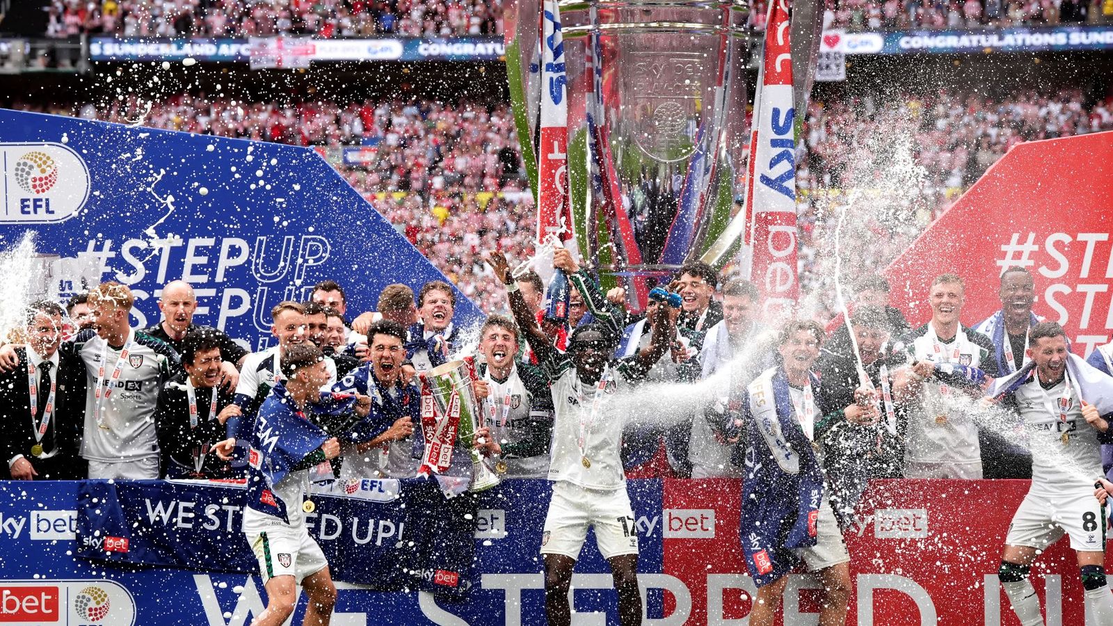 Sunderland trở lại Premier League