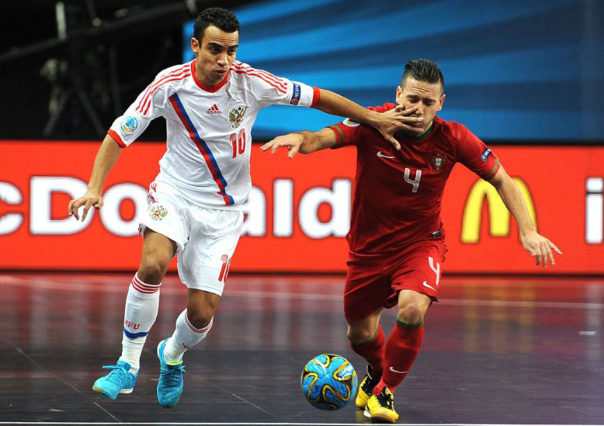 Những ngoại lệ trong luật chơi bóng bằng tay