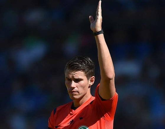 Luật chơi bóng bằng tay và những ngoại lệ