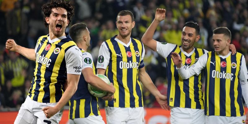 Thành công và kỷ lục của Fenerbahçe