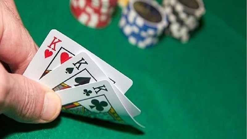 Thứ tự sức mạnh giữa sáp và liêng trong các ván bài thực tế