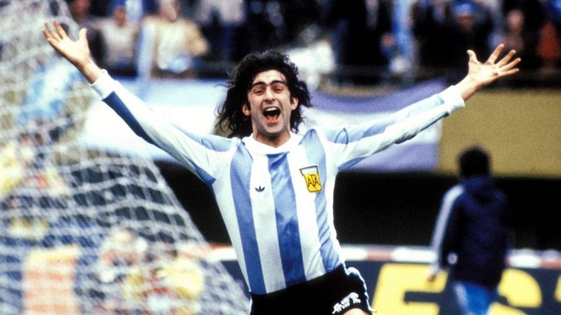 Mario Kempes - tiền đạo Argentina huyền thoại