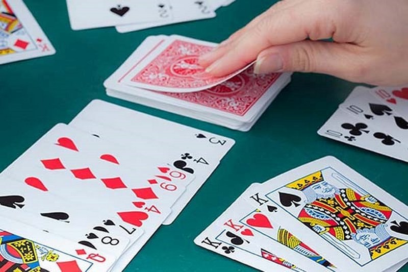 Hướng dẫn cách xếp bài phỏm cơ bản cho người mới bắt đầu